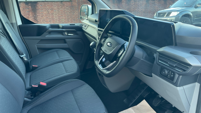 Ford Tourneo Custom 320 L1 Diesel Fwd 2.0 EcoBlue 136ps H1 Titanium 8 seater Auto